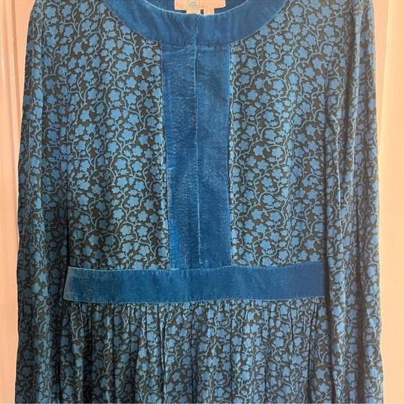 Boden Annabelle Midi Dress in Chatsworth Green Vine with Blue Velvet - Picture 6 of 9